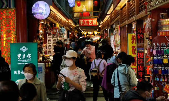 Các nhà kinh tế Trung Quốc kỳ vọng tăng trưởng GDP 5,4% trong năm 2023