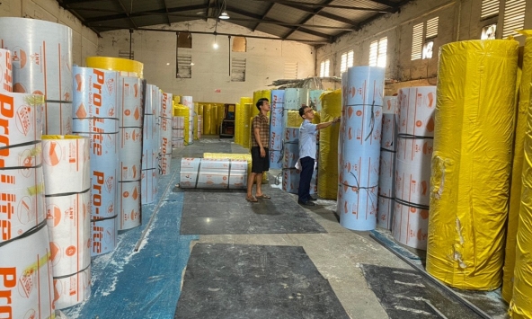 TP.HCM thu giữ hơn 10.000 m2 tấm lợp lấy sáng