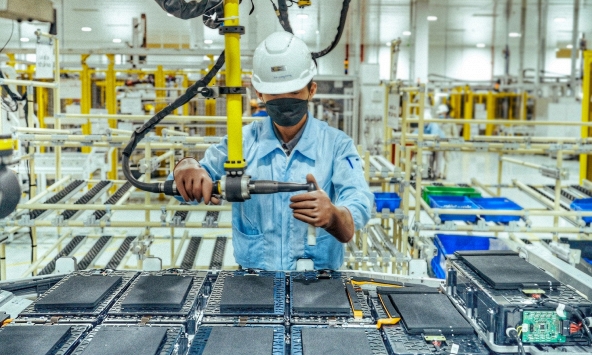 VinES và Li-Cycle ký hợp đồng tái chế pin dài hạn