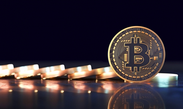 Bitcoin tăng trên 7%, vượt mốc 30.000 USD