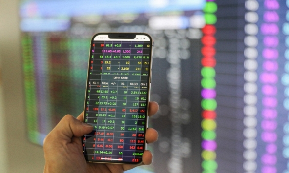 Cổ phiếu ngân hàng phân hóa, VN-Index tiếp tục lình xình trong biên độ hẹp