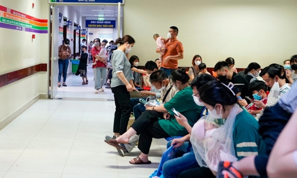 Thời tiết nồm ẩm, trẻ nhập viện do hen phế quản gia tăng