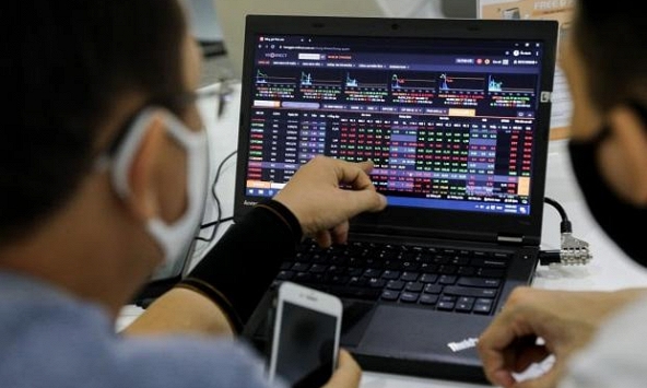 Dùng 24 tài khoản thao túng cổ phiếu C69, một cá nhân bị phạt 550 triệu đồng