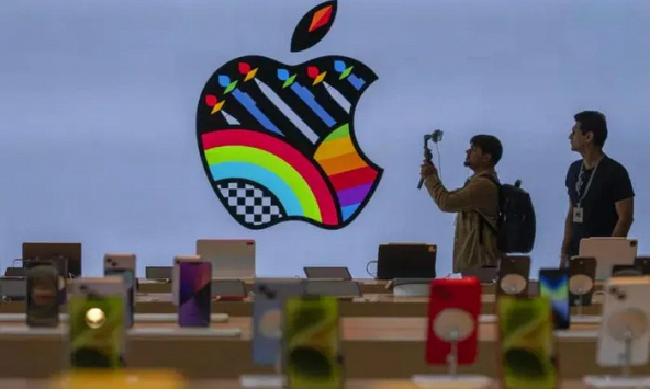 Apple đặt cược lớn vào Ấn Độ, nhưng vẫn sẽ dựa vào Trung Quốc trong ‘nhiều năm’ tới