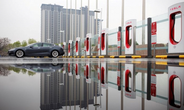 Lợi nhuận Tesla rớt mạnh do đợt giảm giá xe tại các thị trường 