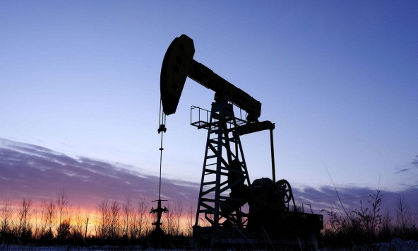 Giá xăng dầu 21/4: Dầu thô Brent ở mức thấp nhất trong 3 tuần