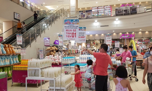 Siêu thị và TTTM đua giảm giá, kích cầu mua sắm trong dịp lễ 30/4-1/5