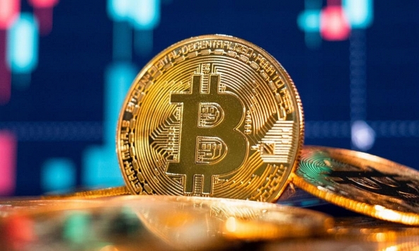 Bitcoin trượt dốc chạm mức thấp nhất trong 5 tháng