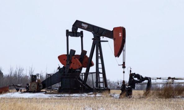 Giá xăng dầu 25/4: Dầu thô kéo dài chuỗi giảm