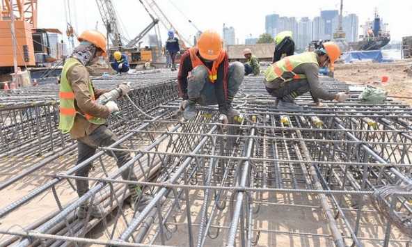 Nhu cầu thép ở Trung Quốc giảm, giá quặng sắt lao dốc