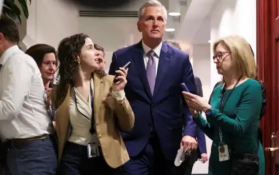 Hạ viện Mỹ thông qua dự luật nâng trần nợ công