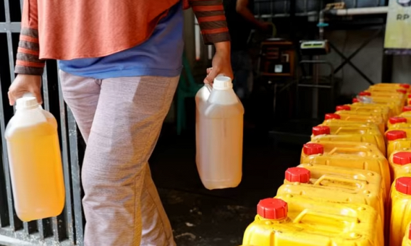 Indonesia nới lỏng quy định bán dầu cọ nội địa bắt đầu từ tháng 5