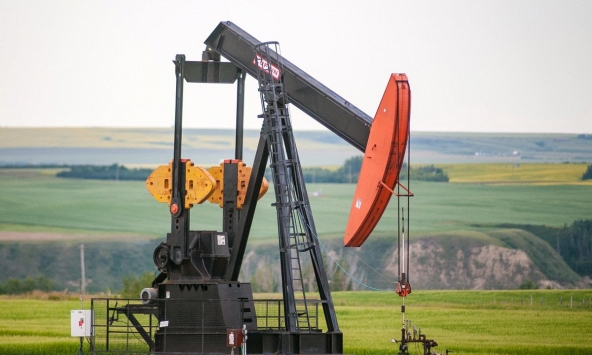 Giá xăng dầu 28/4: Dầu thô bật tăng sau chuỗi giảm sâu