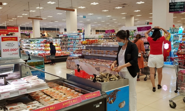 Sức mua yếu, nhiều siêu thị giảm giá hàng hóa để kích cầu tiêu dùng