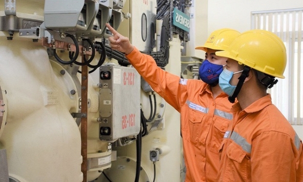 Giá điện tăng ảnh hưởng đến người tiêu dùng và doanh nghiệp thế nào?