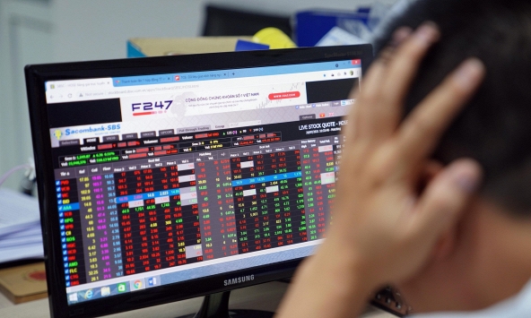 Chứng khoán ngày 9/5: Thị trường lình xình, thanh khoản thấp