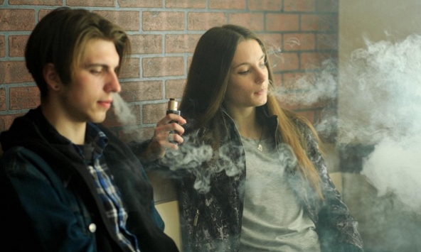 Úc mạnh tay chấn chỉnh thuốc lá điện tử