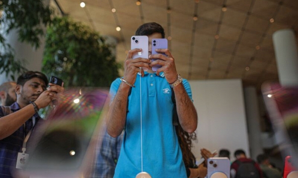 Apple là thương hiệu lớn duy nhất chưa làm smartphone màn hình gập