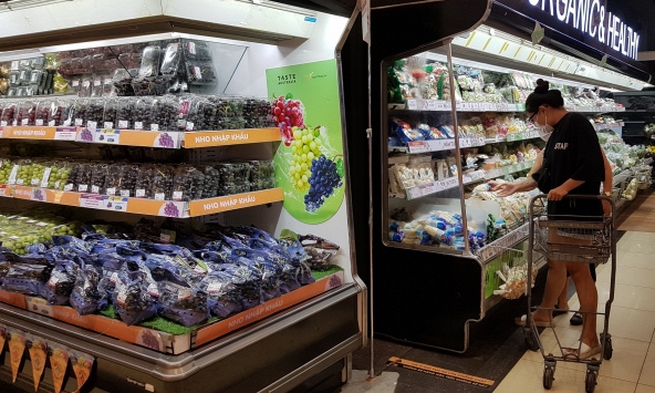 Nho sữa Trung Quốc 'đắt như tôm tươi', bà nội trợ săn lùng