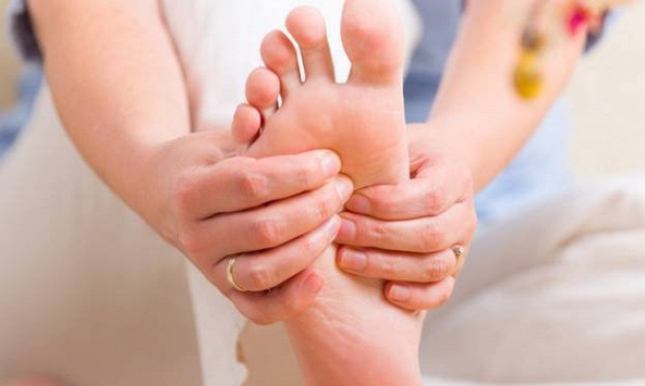 Đừng bỏ qua những dấu hiệu bất thường cảnh báo bệnh ở bàn chân