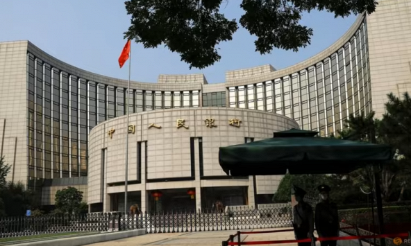 Trung Quốc giữ lãi suất, bổ sung thêm thanh khoản khi phục hồi gặp khó khăn