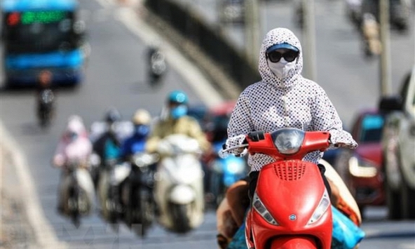 Dự báo thời tiết ngày mai 17/5: Bắc bộ và Trung bộ nắng nóng gay gắt, Nam bộ mưa rào