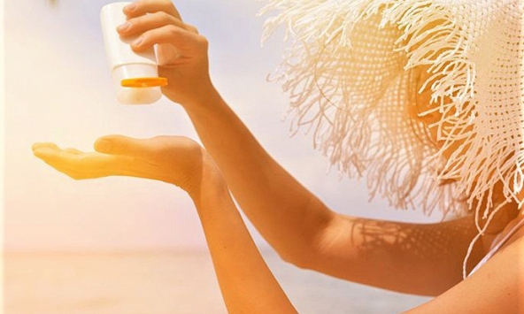 Càng dùng kem chống nắng càng đen da, nguyên nhân tại sao?
