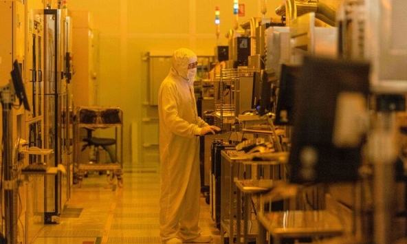 Anh dự định chi 1,2 tỷ USD cho ngành công nghiệp bán dẫn