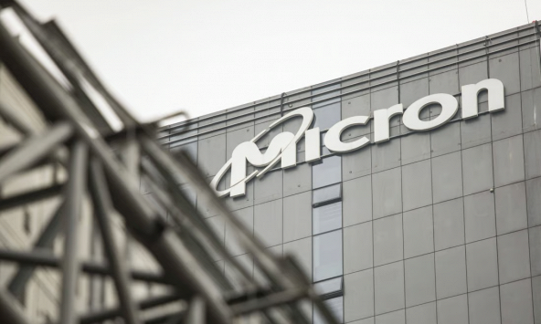 Xung đột công nghệ leo thang khi Trung Quốc cấm hãng chip Mỹ