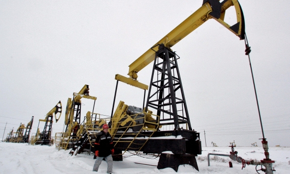 Giá xăng dầu 22/5 giảm xuống mức 71,82 USD/thùng