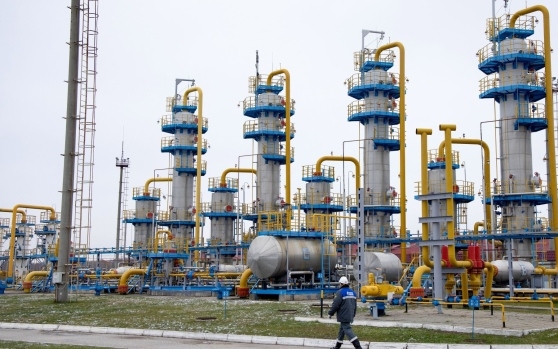 Giá dầu tăng phiên thứ 3 liên tiếp trước cảnh báo từ Saudi Arabia và mức tồn kho giảm