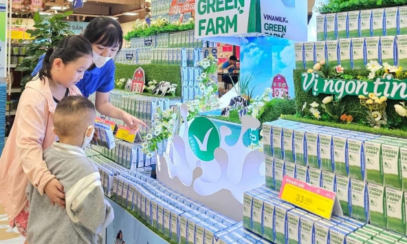 Kích cầu tiêu dùng, nhiều siêu thị tung khuyến mại hấp dẫn dịp hè