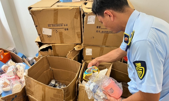 Cận tết thiếu nhi, liên tục thu giữ đồ chơi trẻ em nhập lậu