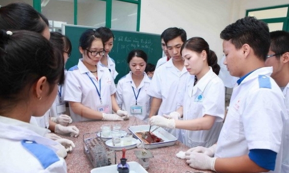 Bộ Y tế chính thức lên tiếng về việc xét tuyển y khoa bằng môn Văn