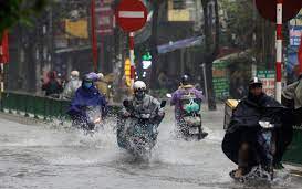 Dự báo thời tiết ngày mai 4/6: Mưa ở nhiều nơi, kèm gió mạnh và lốc xoáy