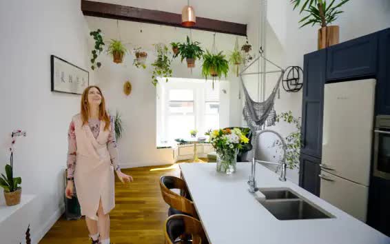 Bên trong ngôi nhà trị giá 1 USD được tân trang bởi một phụ nữ 36 tuổi ở Liverpool