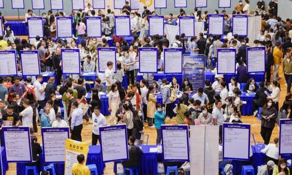 AI thành điểm sáng trên thị trường việc làm ảm đạm của Trung Quốc