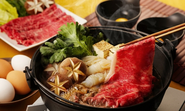 Cách nấu lẩu Sukiyaki chuẩn vị người Nhật