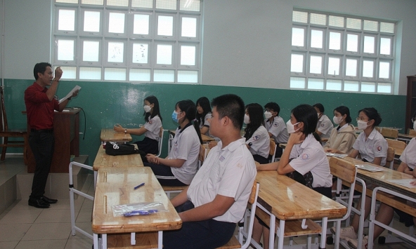 Hơn 96.000 thí sinh tại TP.HCM làm thủ tục dự thi tuyển sinh lớp 10