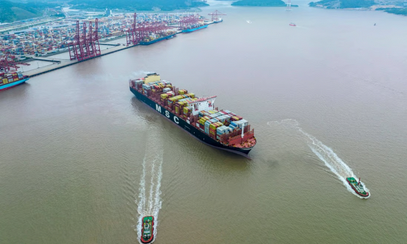 Xuất khẩu của Trung Quốc sụt giảm trong tháng 5, gây thêm khó khăn cho nền kinh tế