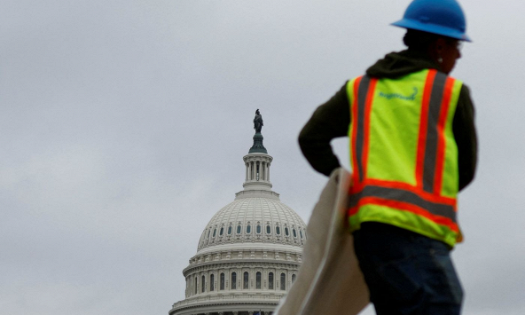 Wall Street Journal: Tại sao nước Mỹ chưa bị rơi vào suy thoái?