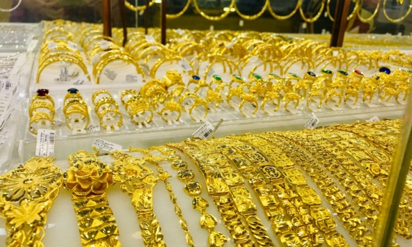 Giá vàng hôm nay 9/6: Vàng trong nước biến động trái chiều