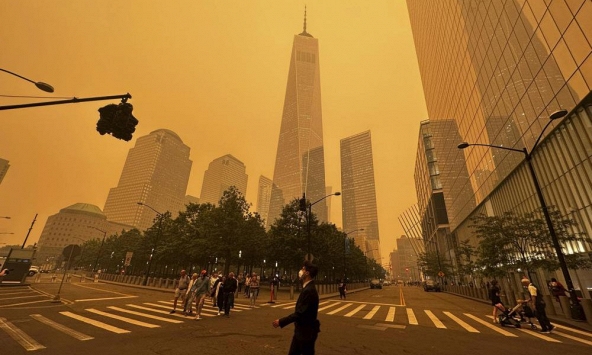 Khói từ những đám cháy rừng ở Canada phủ kín bầu trời New York