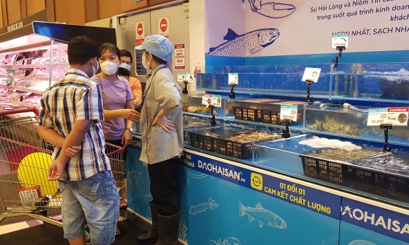 Thị trường thực phẩm 10/6: Sức mua chậm, giá tôm giảm mạnh