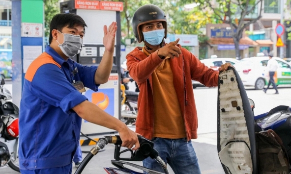 Giá xăng dầu trong nước có thể tăng nhẹ vào ngày mai (12/6)