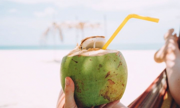 Lợi ích không ngờ của nước dừa đối với phụ nữ