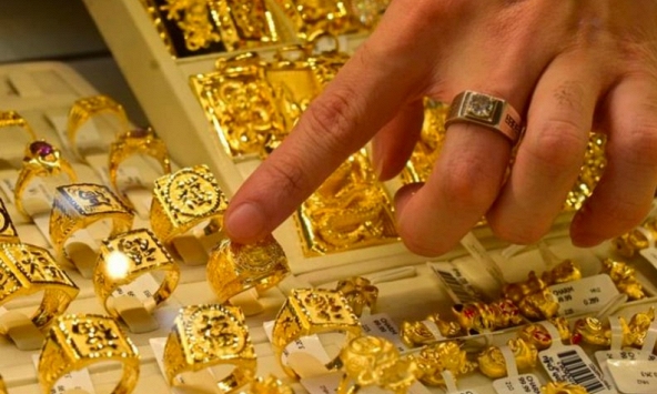 Giá vàng hôm nay 12/6: Trong nước đứng yên