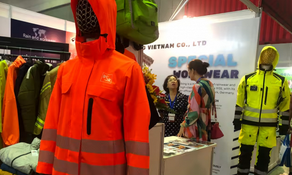 Nikkei: Việt Nam vật lộn với xuất khẩu bị thu hẹp, khủng hoảng điện