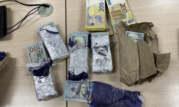 5 khách mang ngoại tệ trái phép khoảng 14 tỷ đồng nhập cảnh sân bay Nội Bài