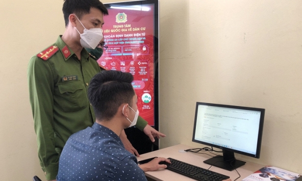 Từ ngày 1/7, cấp giấy khai sinh và thẻ bảo hiểm y tế cùng lúc qua cổng dịch vụ công